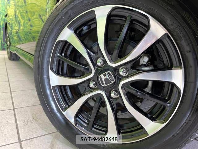 Honda N BOX CUSTOM 2019-04 241768-13