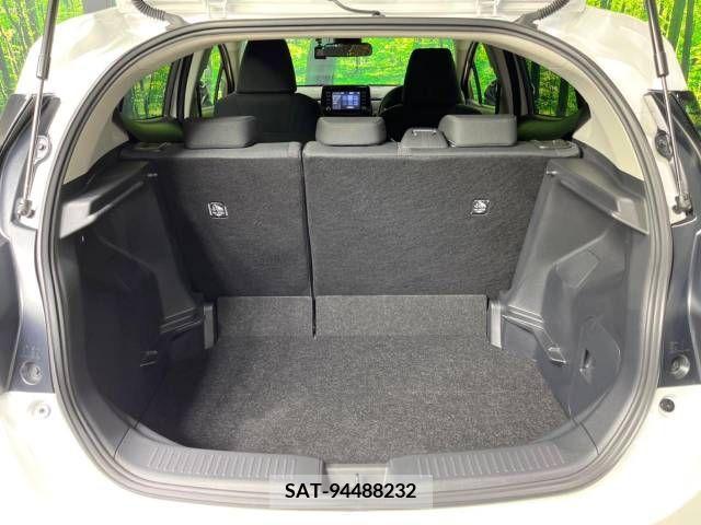Toyota AQUA 2023-07 356268-10