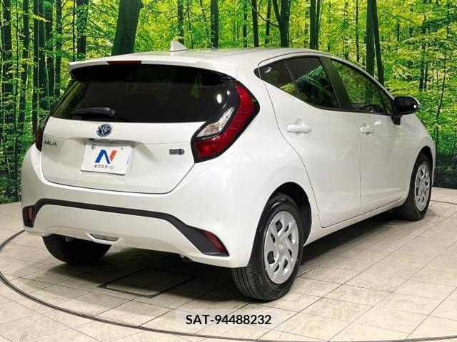 Toyota AQUA 2023-07 356268-17