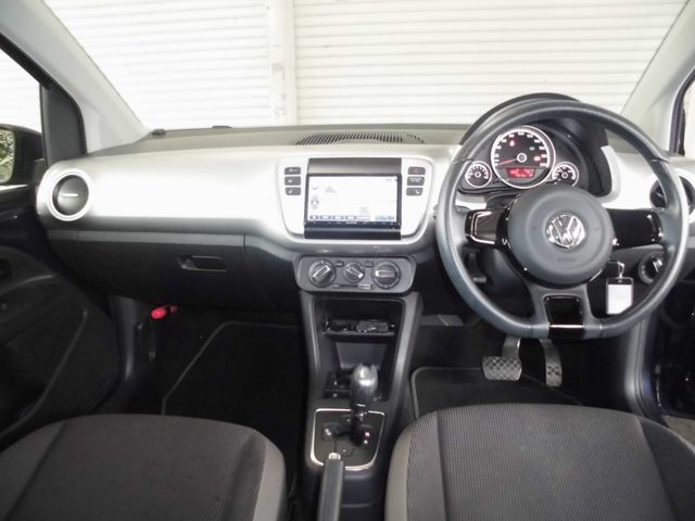 VolksWagen UP! 2015-10 13283-10