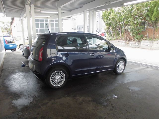 VolksWagen UP! 2015-10 13283-2