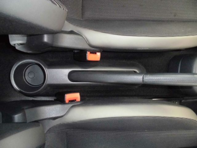 VolksWagen UP! 2015-10 13283-13