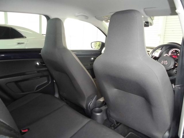 VolksWagen UP! 2015-10 13283-9