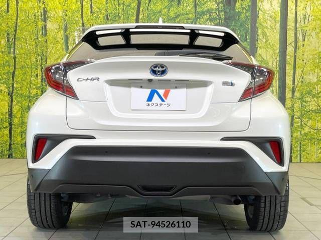 Toyota C-HR 2017-08 343303-15