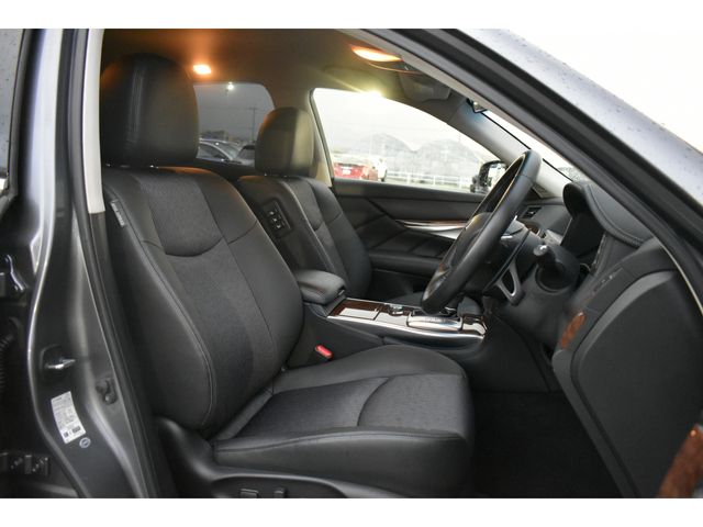 Nissan FUGA 2015-06 186271-12