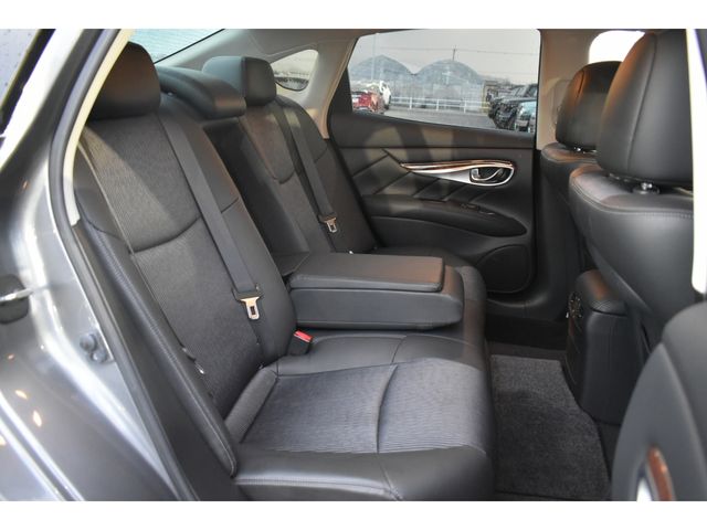 Nissan FUGA 2015-06 186271-14