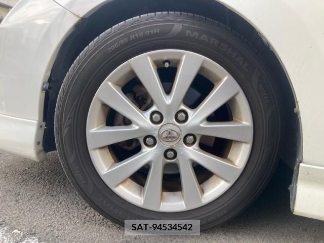 Toyota ISIS 2007-11 391474-3