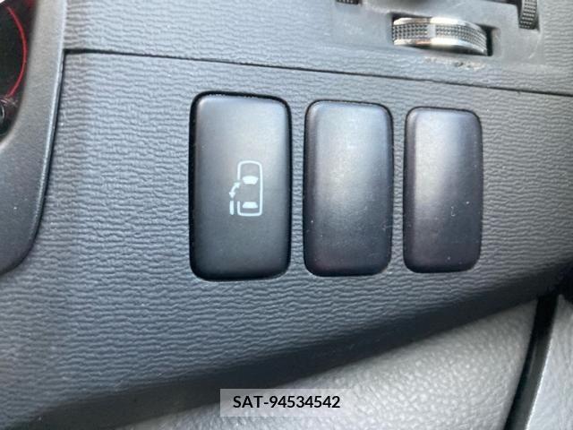 Toyota ISIS 2007-11 391474-22