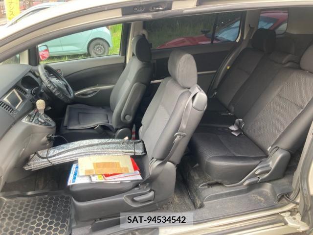 Toyota ISIS 2007-11 391474-9