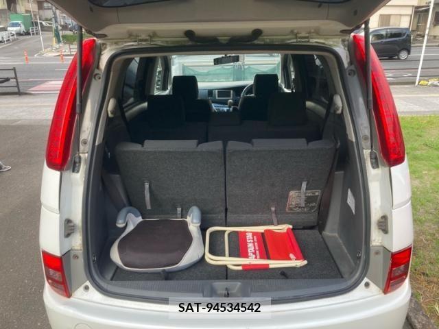 Toyota ISIS 2007-11 391474-8