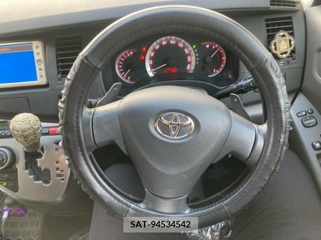 Toyota ISIS 2007-11 391474-16