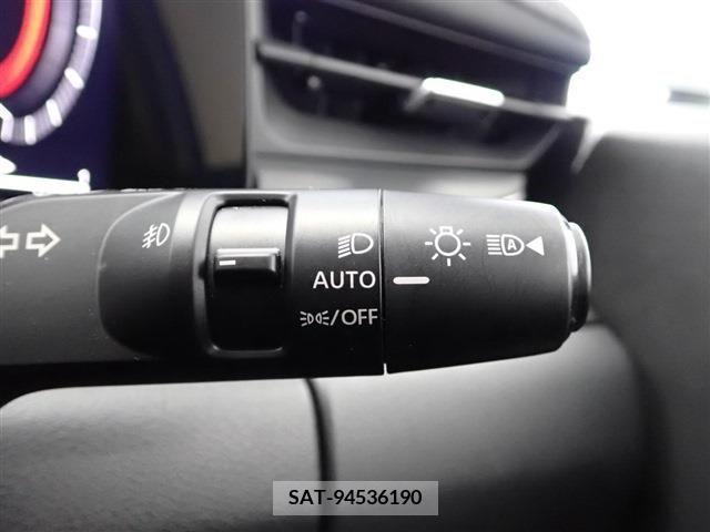 Nissan AURA 2022-11 210954-18