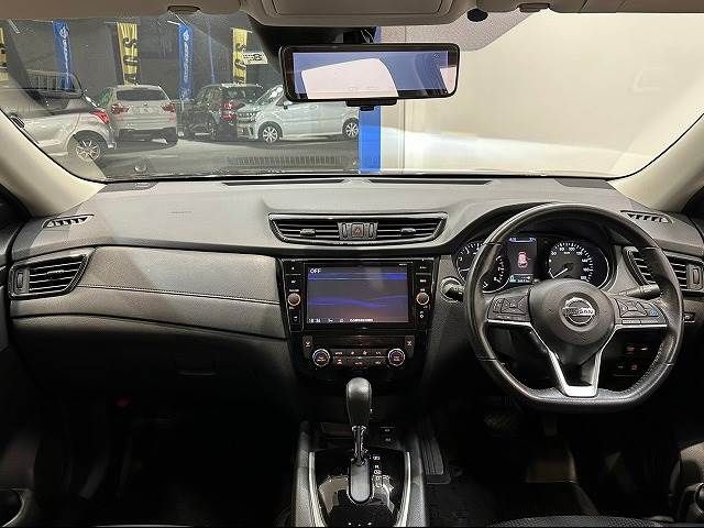 Nissan X-TRAIL 2018-01 14466-1