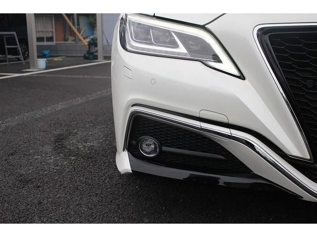 Toyota CROWN SEDAN 2019-05 5869-10
