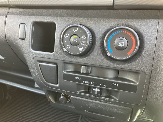 Toyota HIACE VAN 2013-04 3108-28