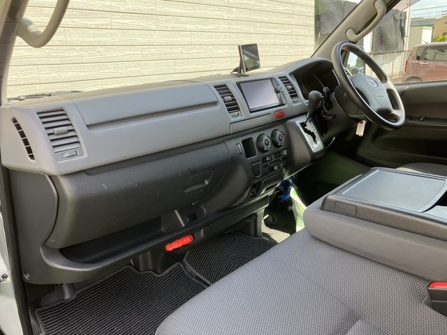 Toyota HIACE VAN 2013-04 3108-4