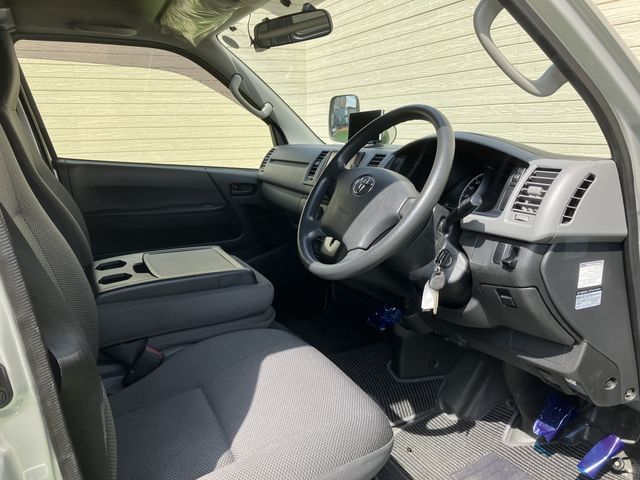Toyota HIACE VAN 2013-04 3108-1