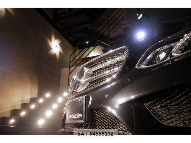 Mercedes Benz E-CLASS 2014-02 236668-6