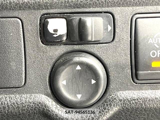 Nissan NOTE 2013-09 383143-6