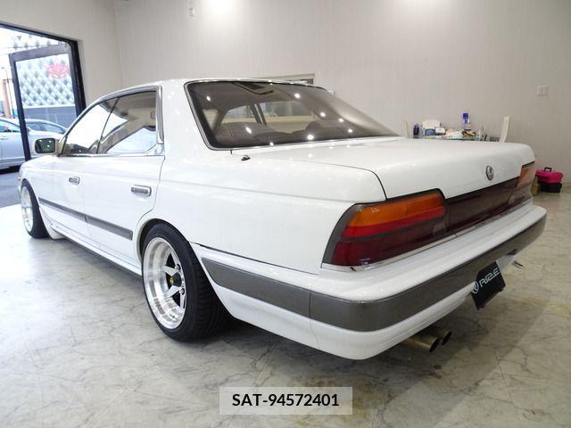 Nissan LAUREL 1990-06 237108-4