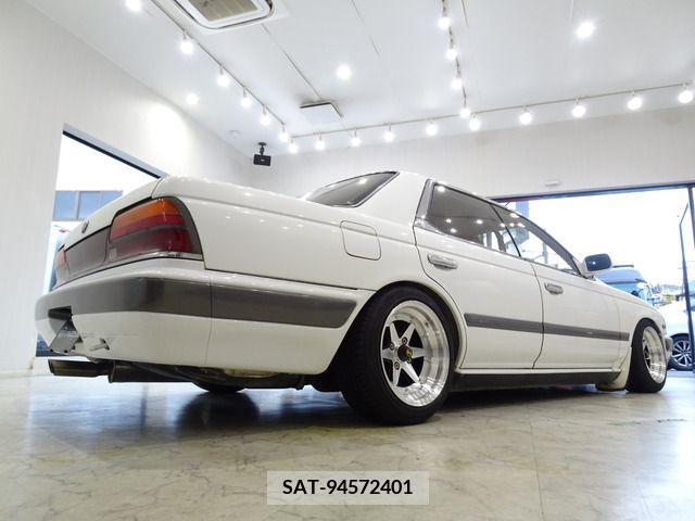 Nissan LAUREL 1990-06 237108-12