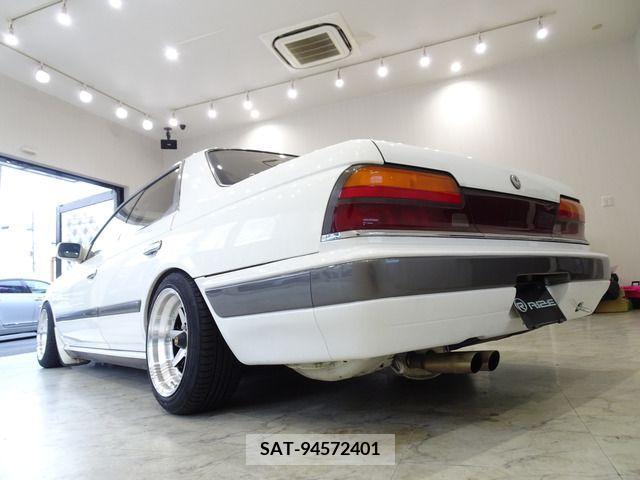 Nissan LAUREL 1990-06 237108-13