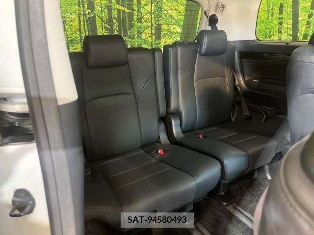 Toyota VELLFIRE 2018-04 369697-11