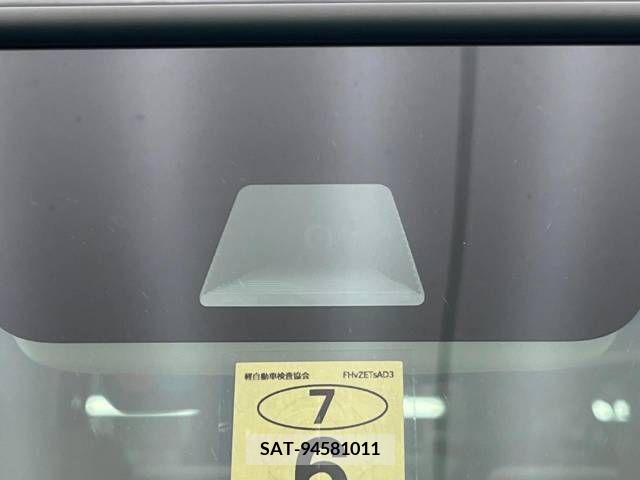 Honda N BOX 2022-06 307422-2