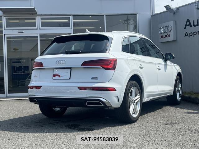 Audi Q5 2021-09 261332-1