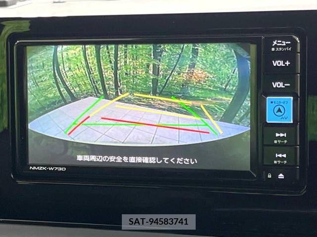 Toyota PRIUS 2023-04 282091-4