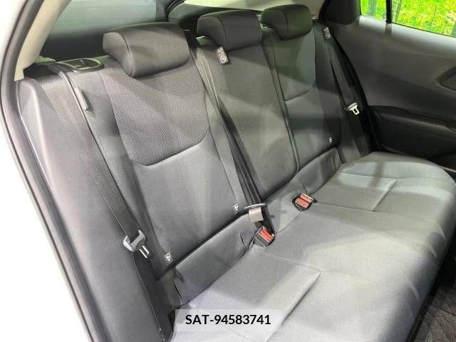 Toyota PRIUS 2023-04 282091-9