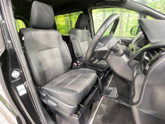 Toyota VOXY 2019-05 196789-8