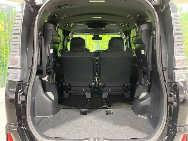 Toyota VOXY 2019-05 196789-11