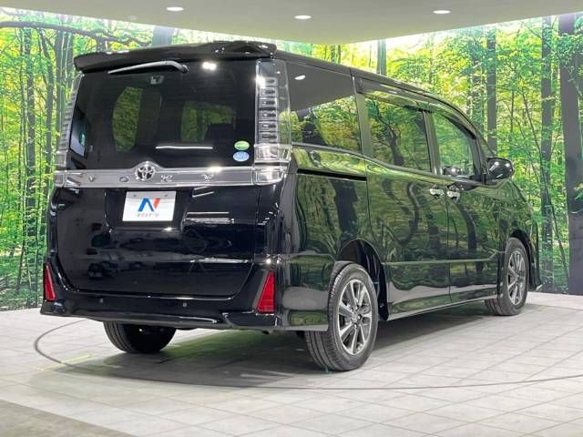 Toyota VOXY 2019-05 196789-18