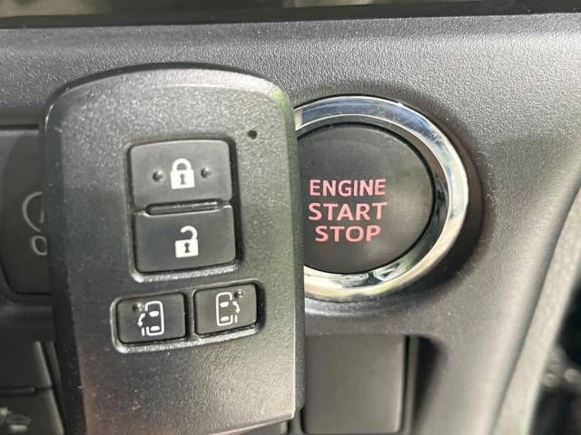 Toyota VOXY 2019-05 196789-7