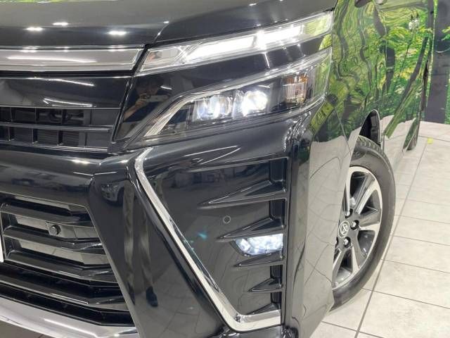 Toyota VOXY 2019-05 196789-13