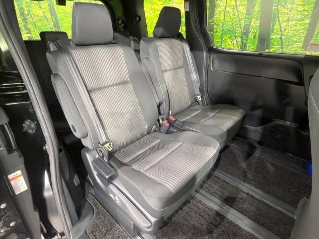 Toyota VOXY 2019-05 196789-9