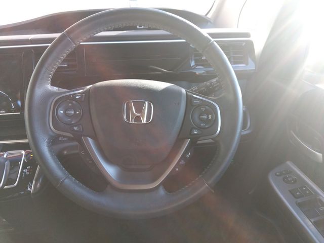 Honda e 2021-03 16326-6