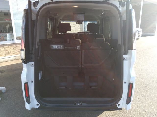 Honda e 2021-03 16326-7