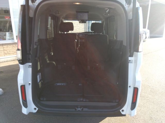 Honda e 2021-03 16326-8