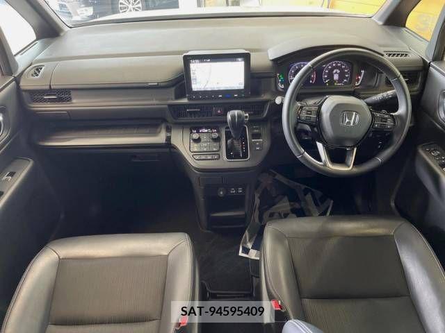 Honda STEP WGN 2022-07 324721-1