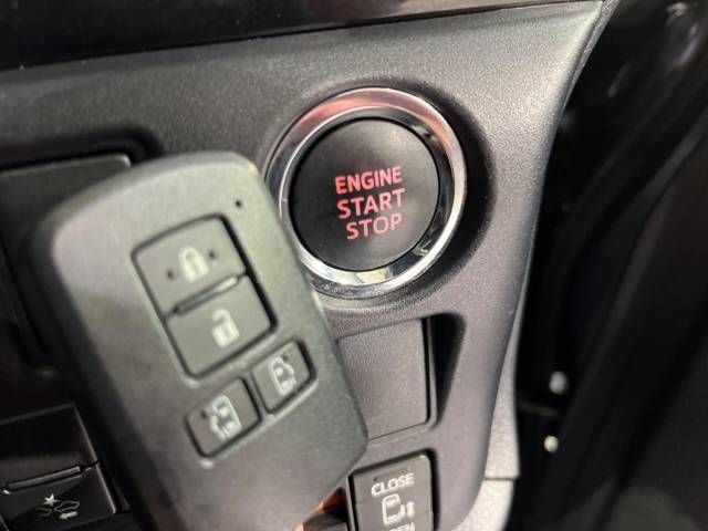 Toyota VOXY 2019-03 180570-5