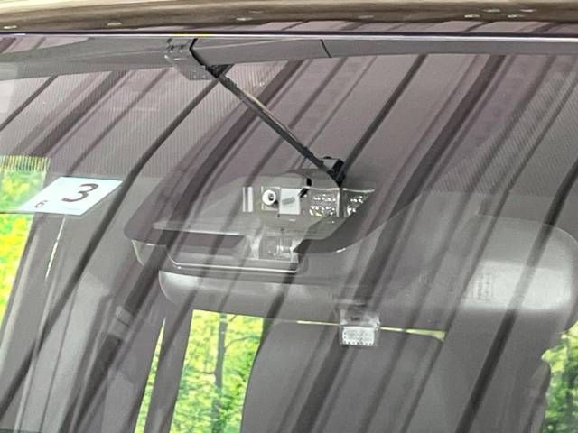 Toyota VOXY 2019-03 180570-4