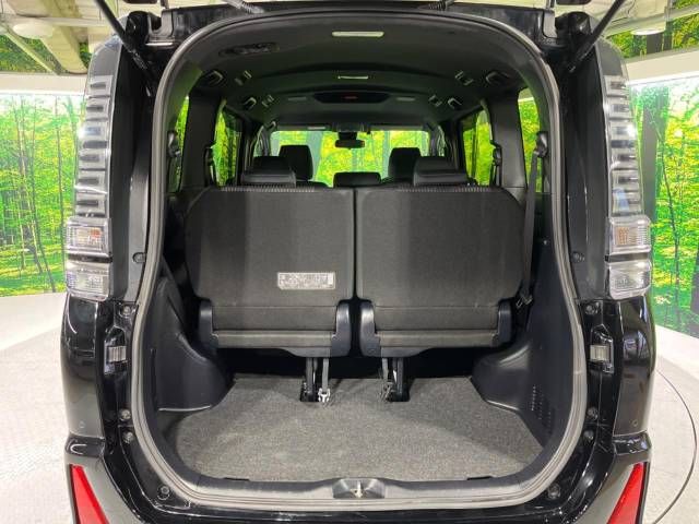 Toyota VOXY 2019-03 180570-10