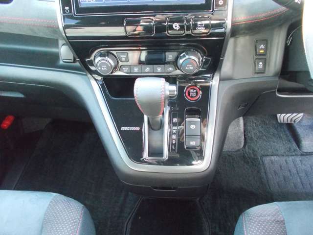 Nissan SERENA 2018-07 3605-6
