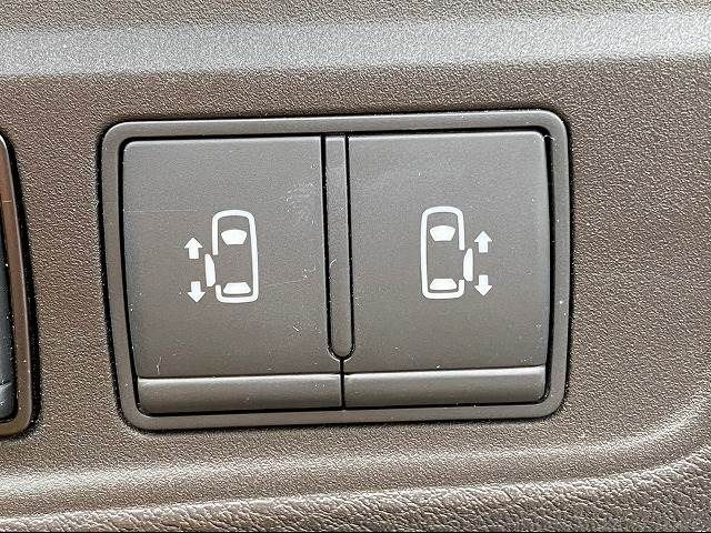 Nissan SERENA 2018-05 19987-4