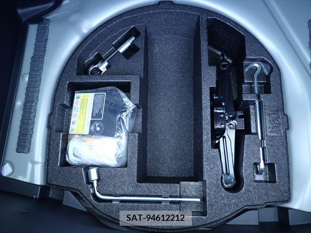 Mazda DEMIO 2017-04 301896-18