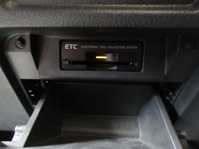 Nissan ELGRAND 2010-08 22544-24