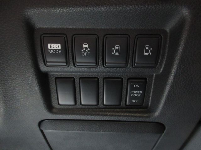 Nissan ELGRAND 2010-08 22544-23