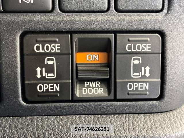 Toyota VOXY 2019-04 289233-4
